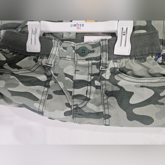 Limited Too Girls Green Camo Army print Cargo pants NEW. Casual Y2k Streetwear - Picture 4 of 9
